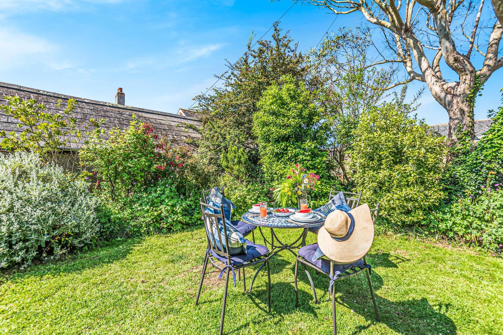 The Secret Garden Villa Malborough Exterior photo